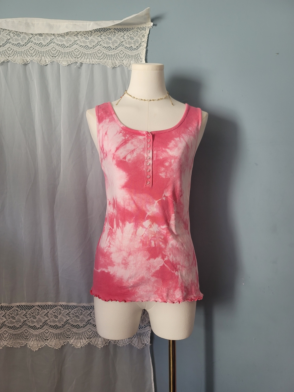 Vintage/y2k Womyn Pink Tie-Dye Henley Tank